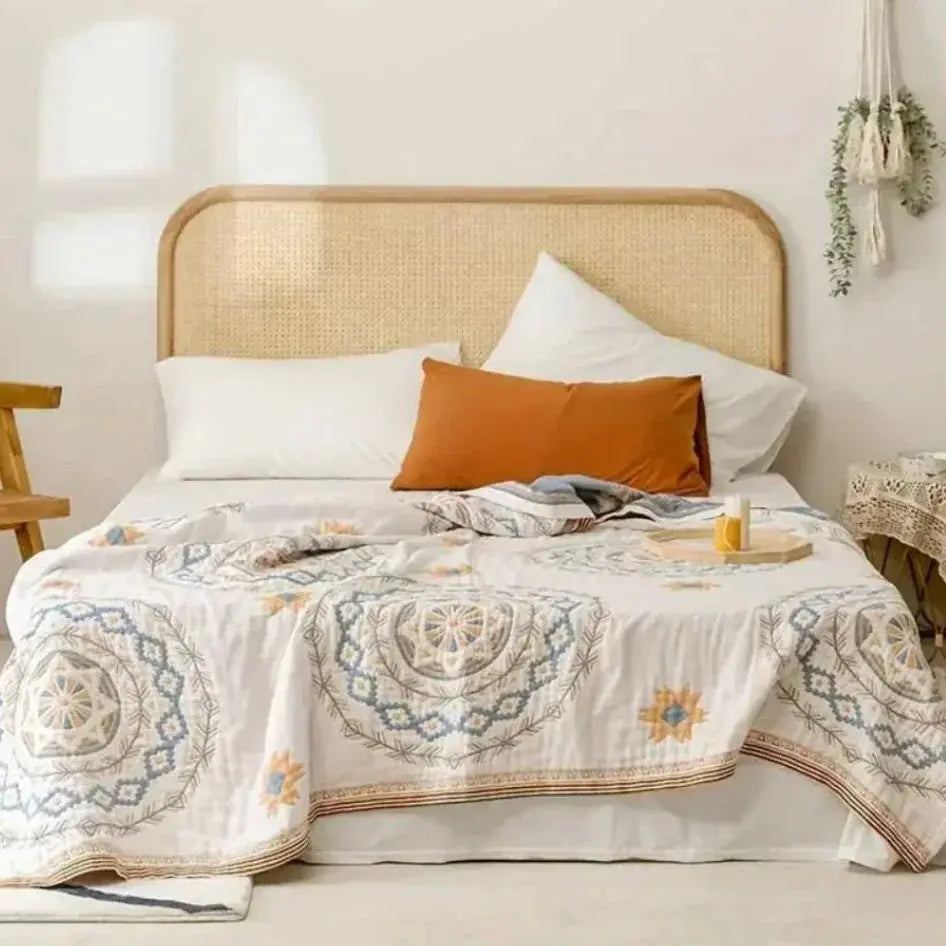 Bedspread on a bed, Bedspread - photo 4