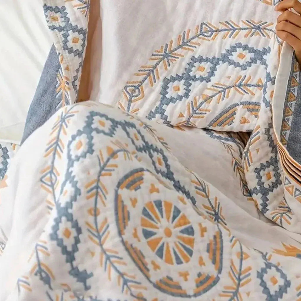 Bedspread on a bed, Bedspread - photo 3